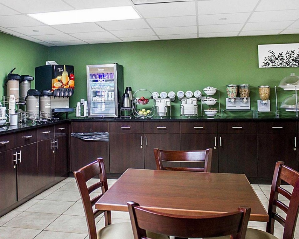 Days Inn by Wyndham Brooklyn Borough Park