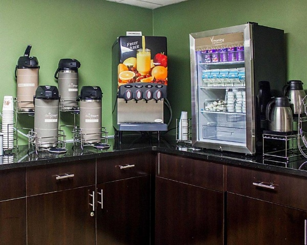 Days Inn by Wyndham Brooklyn Borough Park image 11