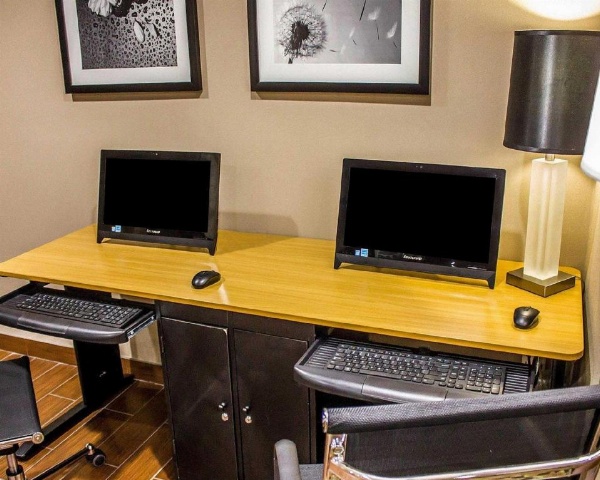 Days Inn by Wyndham Brooklyn Borough Park image 18