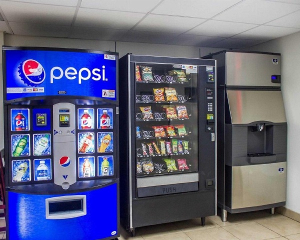 Days Inn by Wyndham Brooklyn Borough Park image 9